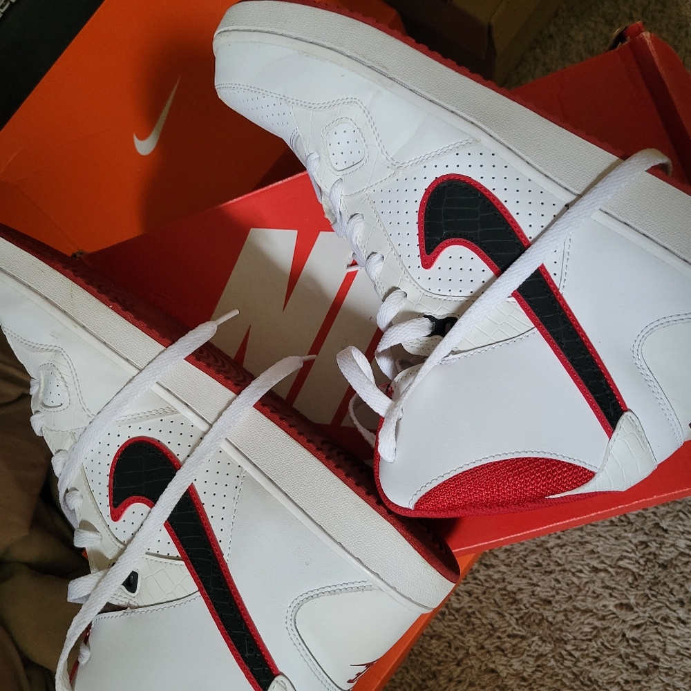 Sneakers